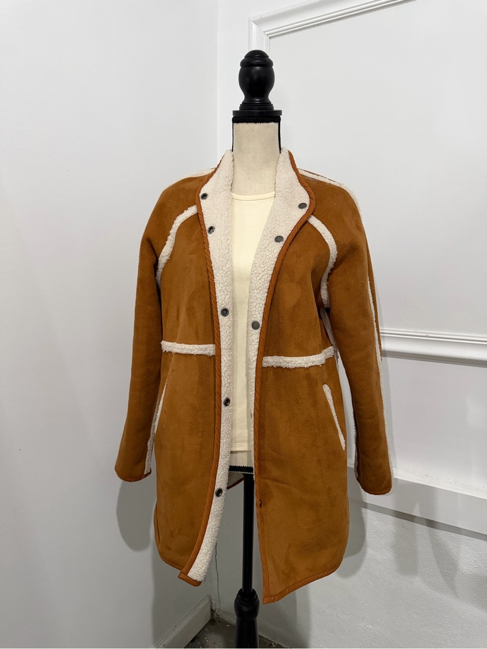 Vintage Women's Brown Faux Shearling Coat with Contrast Trim size -m-l